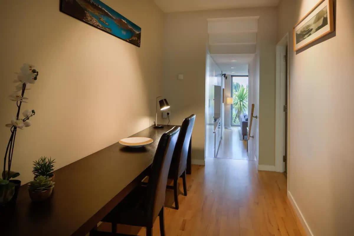 Stunning Lakeview 1 Bedroom Apartment Queenstown Dış mekan fotoğraf