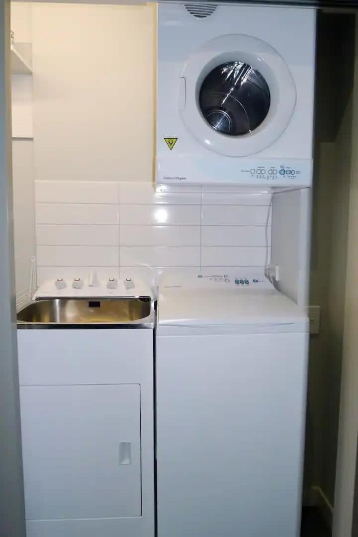 Stunning Lakeview 1 Bedroom Apartment Queenstown Dış mekan fotoğraf